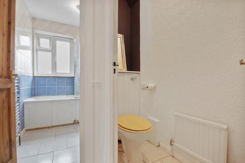 39 Kidd Place, London, SE7 8HF