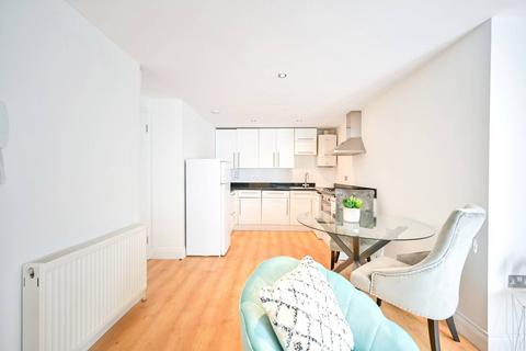 Flat 1, Quiet Way North Road, Richmond, TW9 4HB