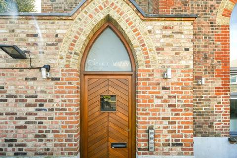 Flat 1, Quiet Way North Road, Richmond, TW9 4HB