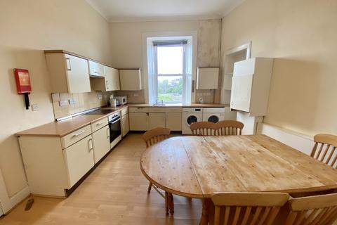 4 bedroom flat to rent, Byres Road, Glasgow, G12