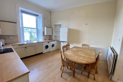 4 bedroom flat to rent, Byres Road, Glasgow, G12