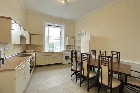 4 bedroom flat to rent, Byres Road, Glasgow, G12