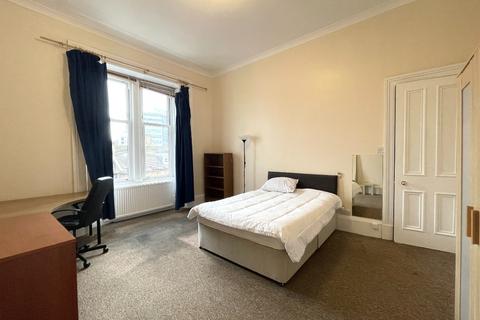 4 bedroom flat to rent, Byres Road, Glasgow, G12