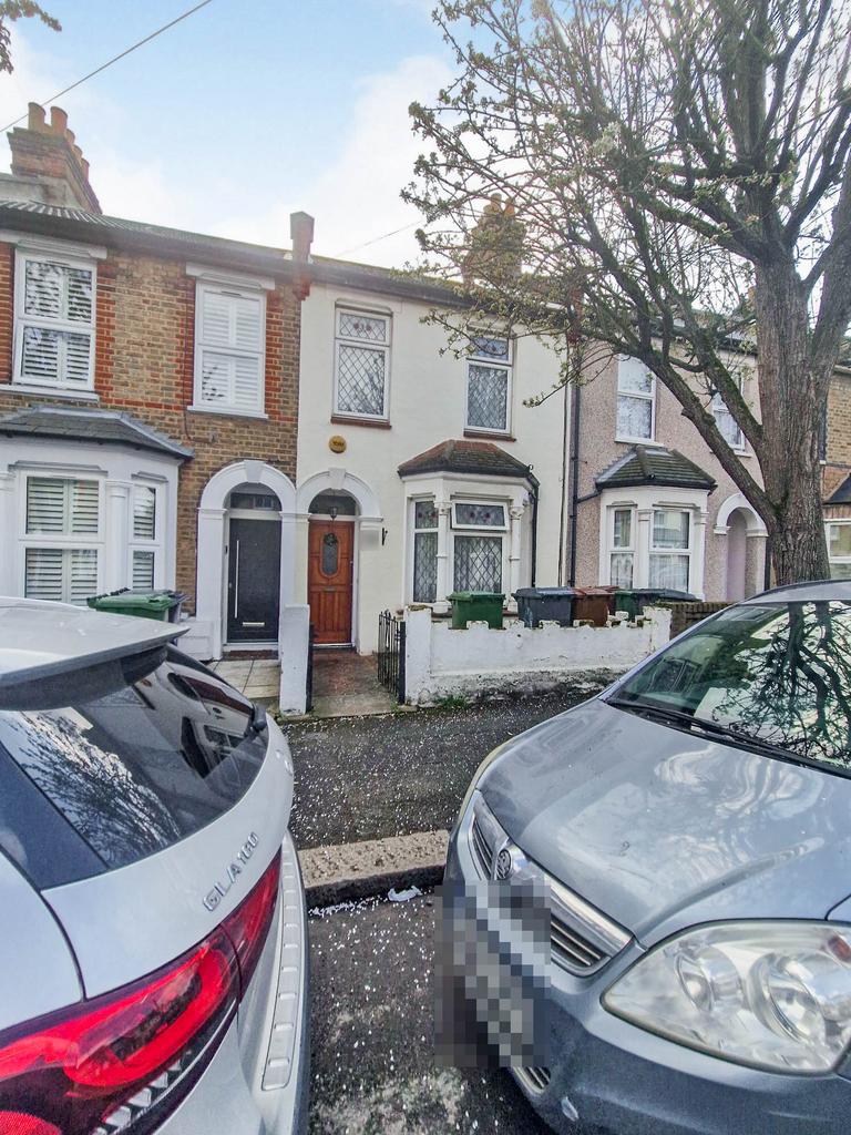 Carlton Road London E17 5RE 3 bed terraced house £525,000