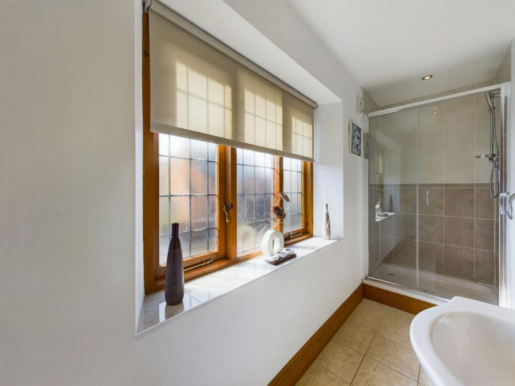 Ensuite to bedroom two