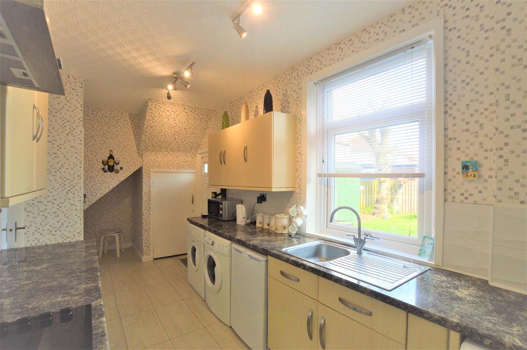 3 Churchill Drive, ARDROSSAN, KA22 7HD 2 bed semidetached house £94,000