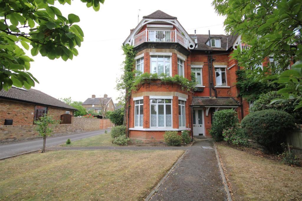 17 The Avenue, Datchet, Slough, Berkshire, SL3 9DQ 2 bed £