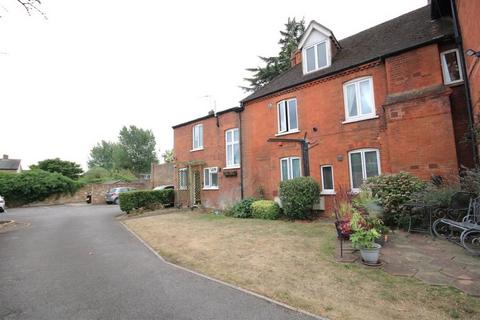 Flat 4, 17 The Avenue, Datchet, Slough, SL3 9DQ
