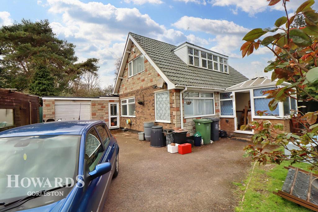 Hall Road, Hopton 5 bed detached bungalow for sale £260,000