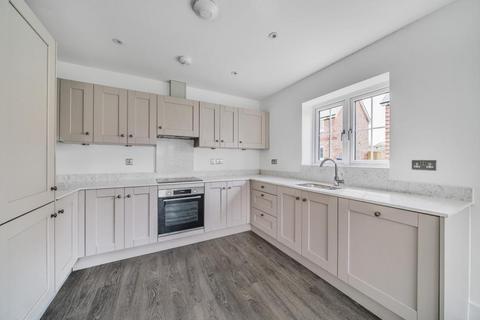 2 bedroom apartment to rent, Warfield