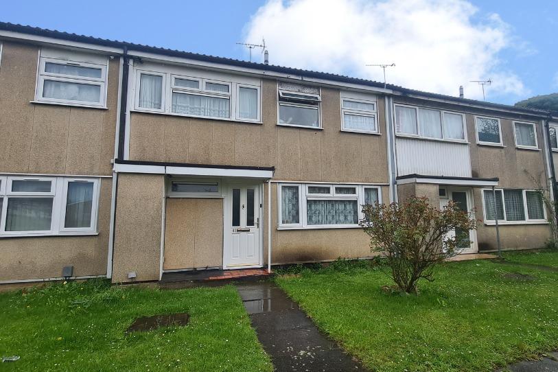 Flint Close, Luton, Bedfordshire, LU3 3LX 4 bed terraced house £335,000