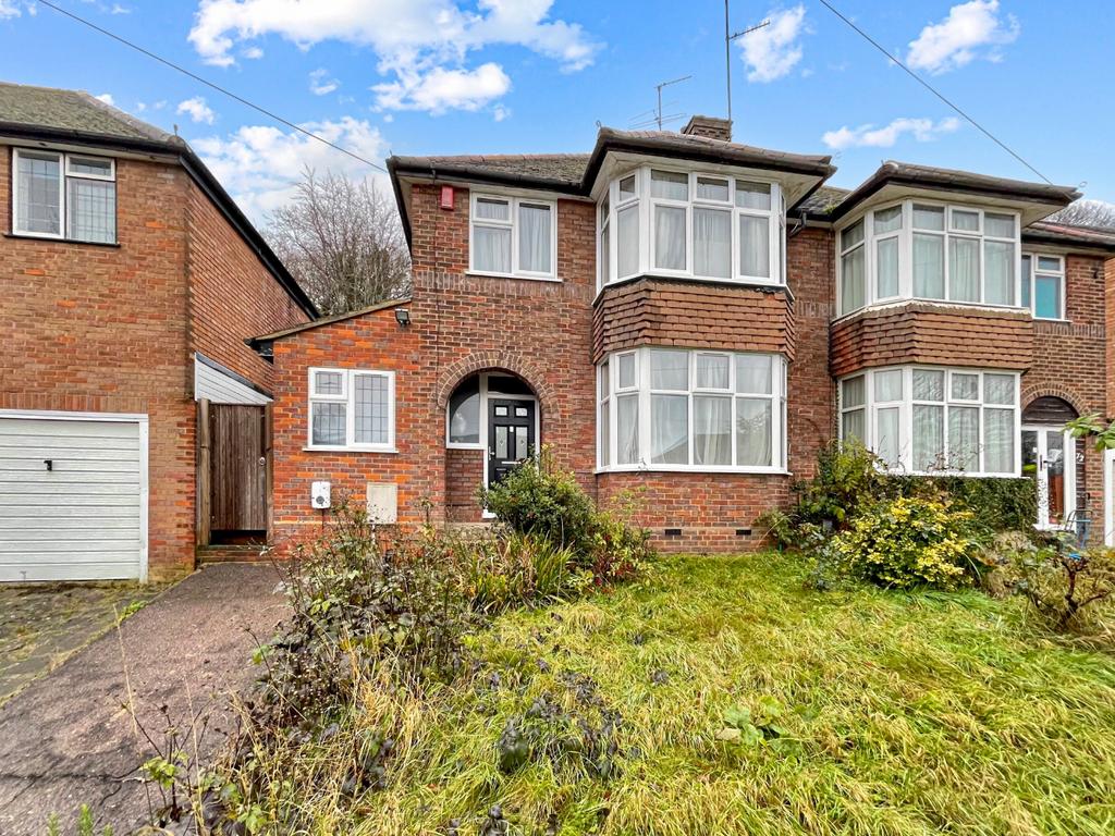 Wardown Crescent, Luton... 3 bed semidetached house £375,000