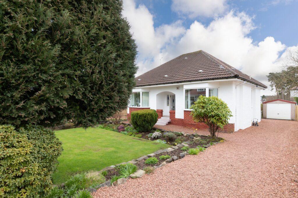 Larchfield Avenue, Newton Mearns 2 bed detached bungalow £375,000