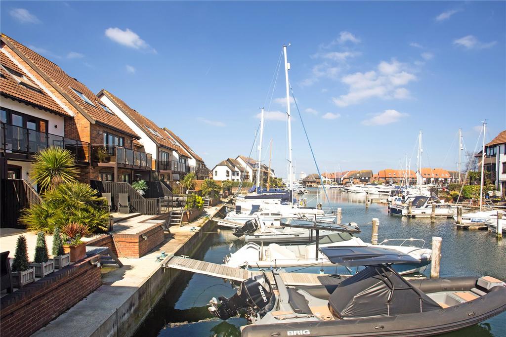 Endeavour Way, Hythe Marina Village, Hythe, Southampton, SO45 3 bed