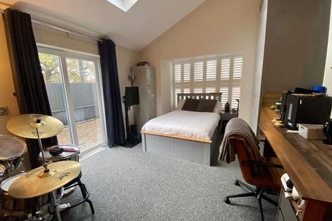 1 Ash Grove, Heald Green, Cheadle, SK8 3JA
