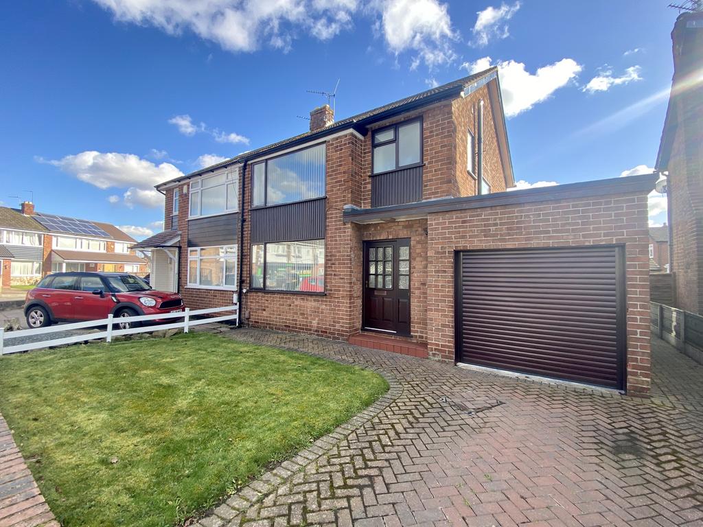 Bradwell Drive, Heald Green 3 bed semidetached house £315,000