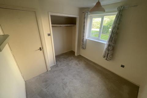 1 bedroom flat to rent, BRIERLEY HILL - Foxdale Drive