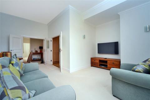2 bedroom apartment for sale, Elizabeth Drive, Banstead, Surrey, SM7