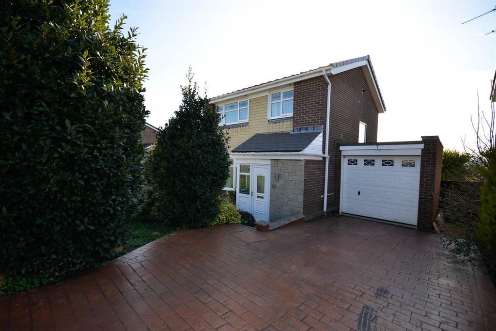 Front Drive/Garage