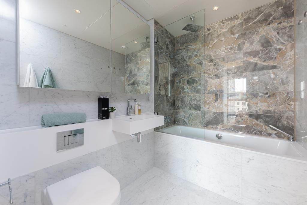 8 Casson- show flat (1).jpg