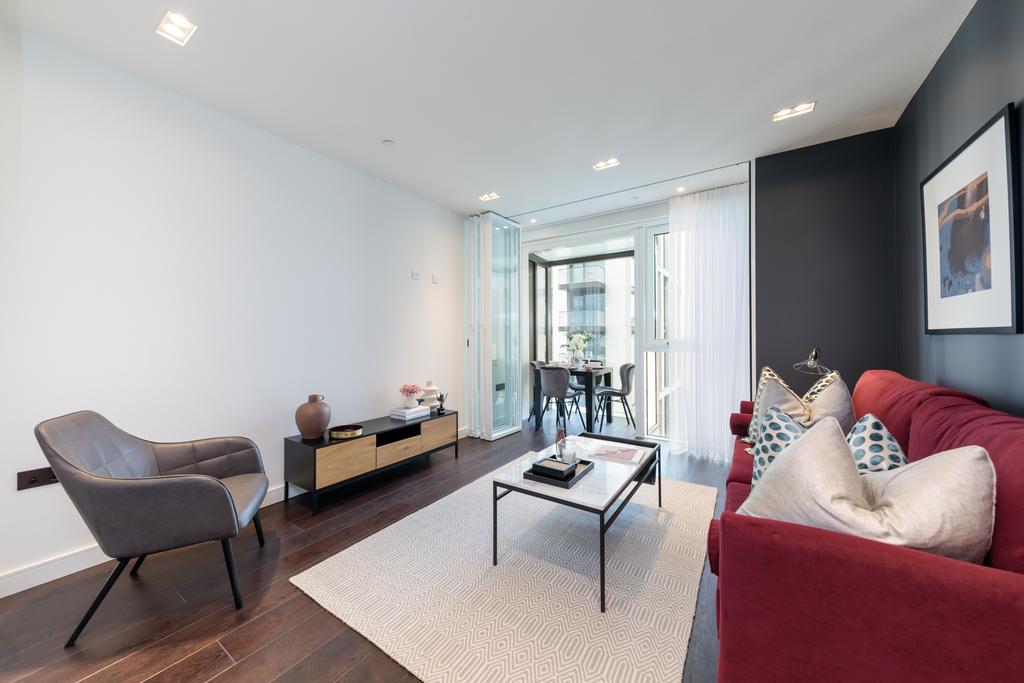 8 Casson- show flat (6).jpg
