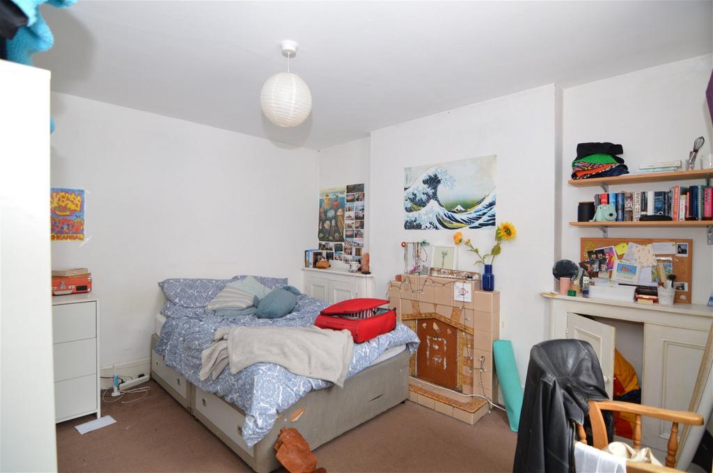 Waterloo Road, Falmouth, TR11 3NU 3 bed terraced house for sale £300,000