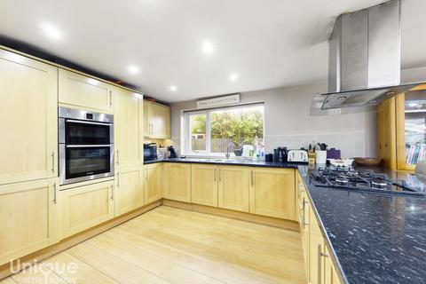3 bedroom bungalow for sale - Rossall Close,  Fleetwood, FY7