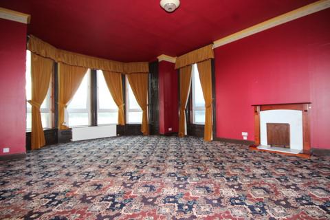 3 bedroom flat to rent, 2 Bellcairn House Shore Road, Cove, G84 0NX