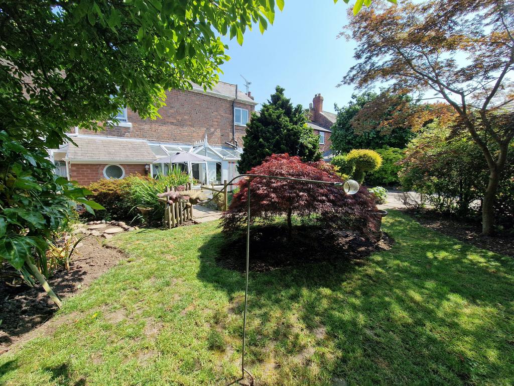 West Road, Weaverham, Northwich, CW8 3 bed semidetached house for sale
