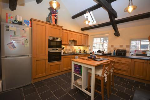 3 bedroom terraced house for sale, 2 Plas Newydd, Eldon Square, Dolgellau, LL40 1RD