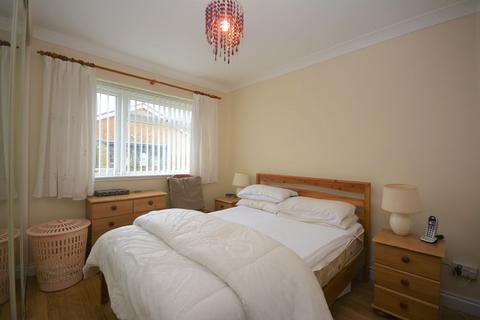 2 bedroom bungalow for sale, 8 Heol Y Gader, Fairbourne, LL38 2TZ