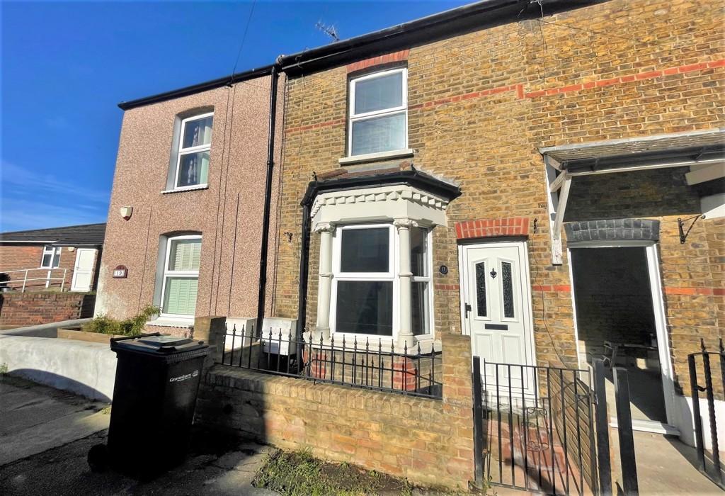 Stanley Road, Gravesend, Kent 2 bed terraced house £1,200 pcm (£277 pw)
