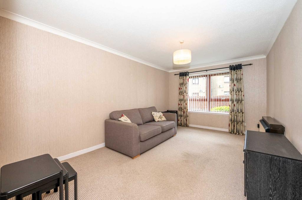 McLean Place, Paisley, PA3 2DG 1 bed flat £54,995