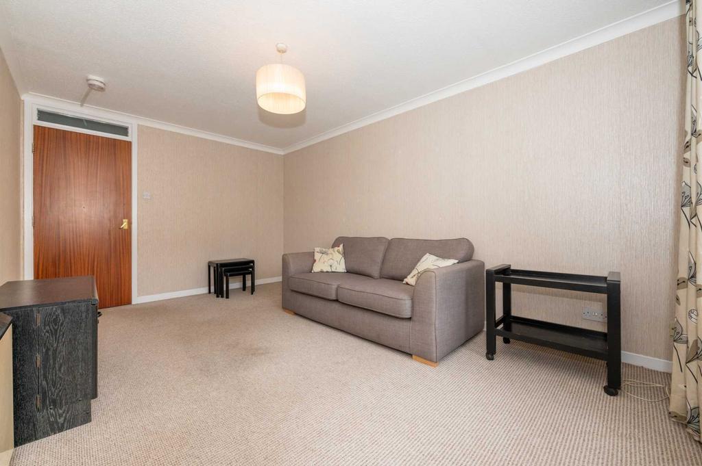 McLean Place, Paisley, PA3 2DG 1 bed flat £54,995