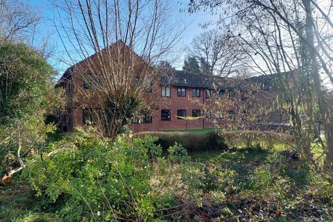 1 bedroom flat for sale, Merrylands Court, Great Bookham KT23