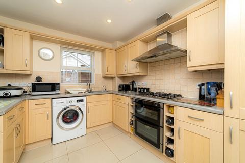 37 Tower View, Chartham, Canterbury, CT4 7TQ