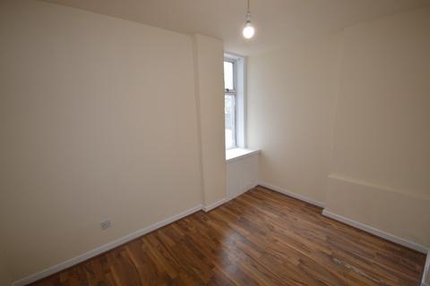 1 bedroom flat to rent, Clepington Road, Coldside, Dundee, DD3