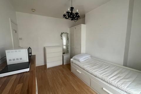 House share to rent, ALL BILLS INCLUDED BEDSIT, FINSBURY PARK, N4