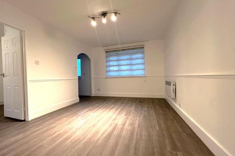 1 bedroom flat to rent, Tennyson Close, Enfield