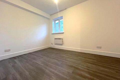 1 bedroom flat to rent, Tennyson Close, Enfield