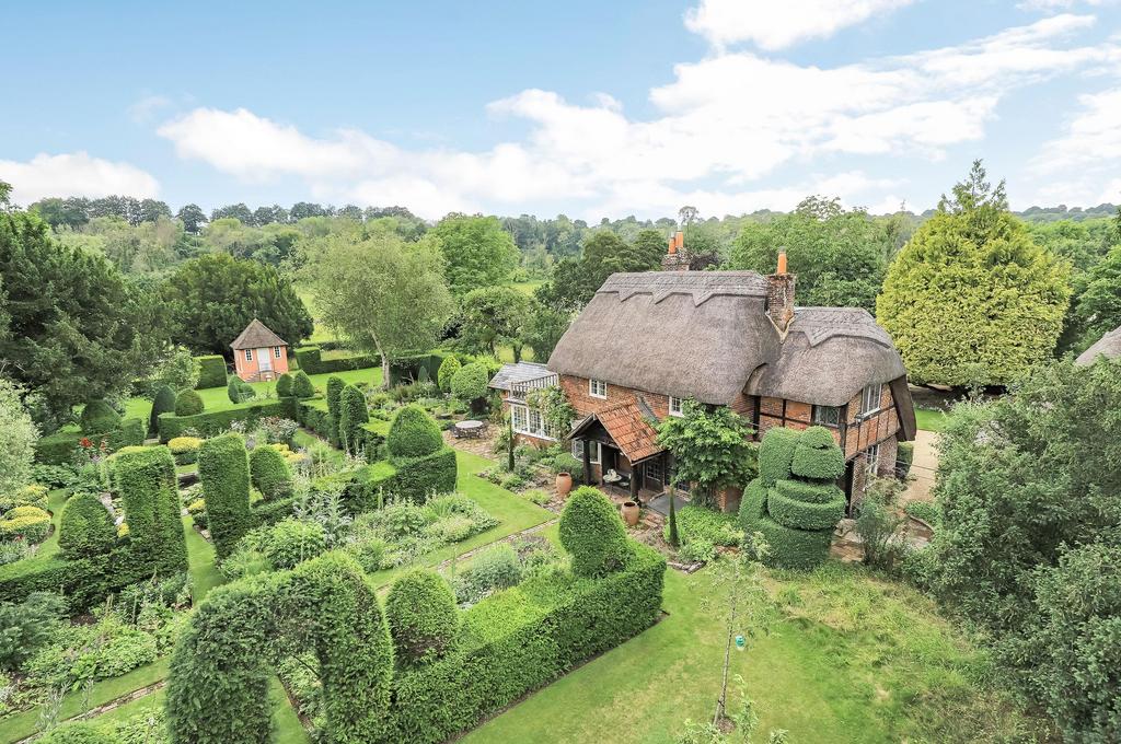 Compton Street, Compton, Winchester, Hampshire, SO21 4 bed detached