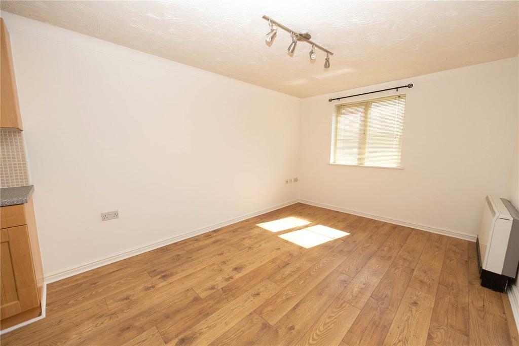 Cwrt Boston, Pengam Green, Cardiff, CF24 2 bed apartment £140,000