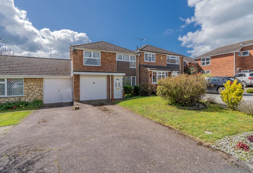 Bideford Green, Leighton Buzzard, Bedfordshire 4 bed terraced house for