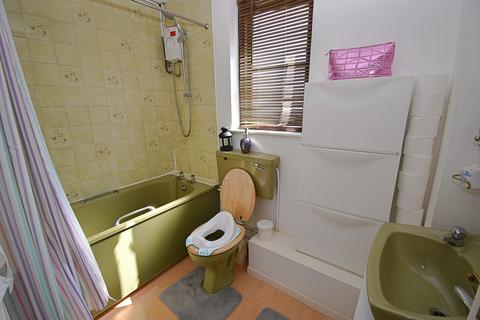 53 Stapleford Close, London, E4 6XS