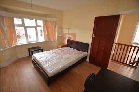 undefined, Ash Road, Leeds LS6
