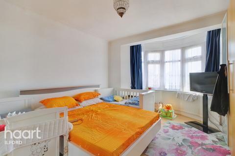 32 Rochester Gardens, Ilford, IG1 3LZ