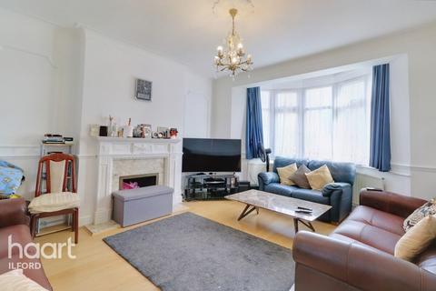 32 Rochester Gardens, Ilford, IG1 3LZ