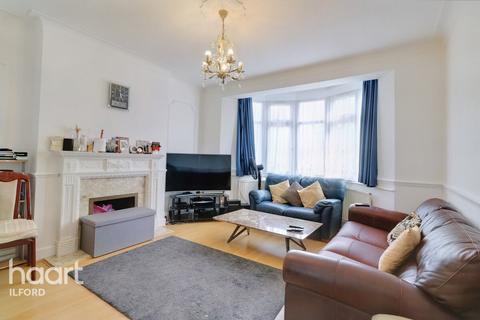 32 Rochester Gardens, Ilford, IG1 3LZ