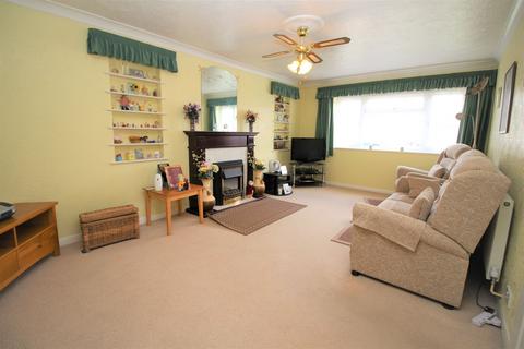 3 bedroom bungalow for sale, Dunthorpe Road, Clacton-on-Sea