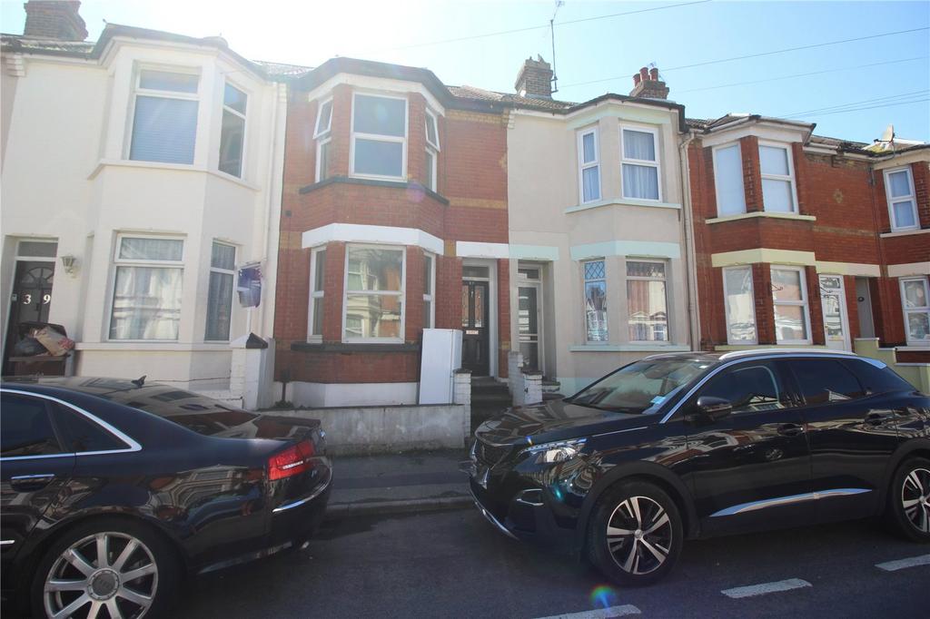 Linden Road, Gillingham, Kent, ME7 4 bed terraced house £1,300 pcm (£300 pw)